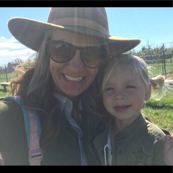 Meet your Posher, Jordan - Picture 1 of 1